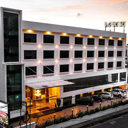 Kkm International Hotel Thiruvananthapuram ภายนอก รูปภาพ