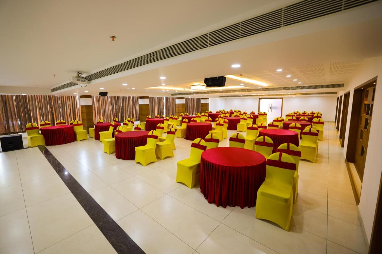 Kkm International Hotel Thiruvananthapuram ภายนอก รูปภาพ