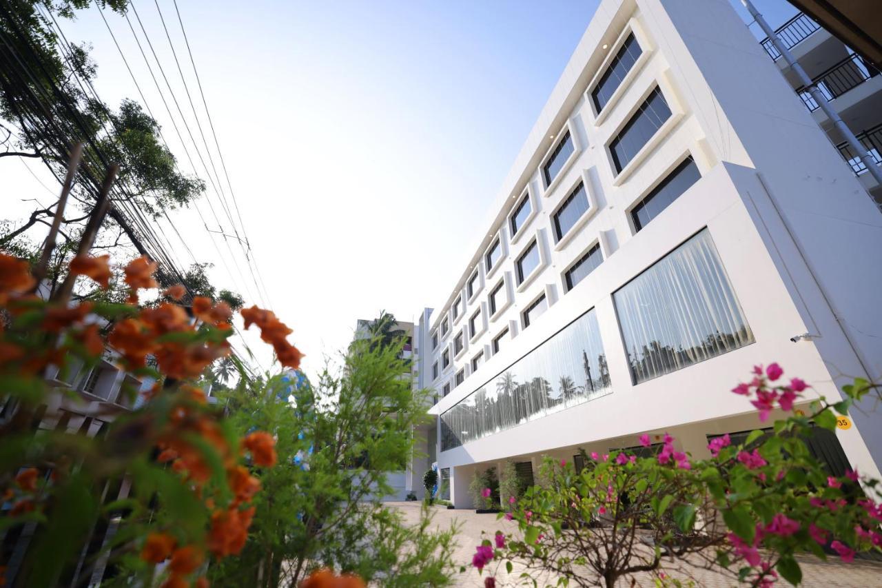 Kkm International Hotel Thiruvananthapuram ภายนอก รูปภาพ