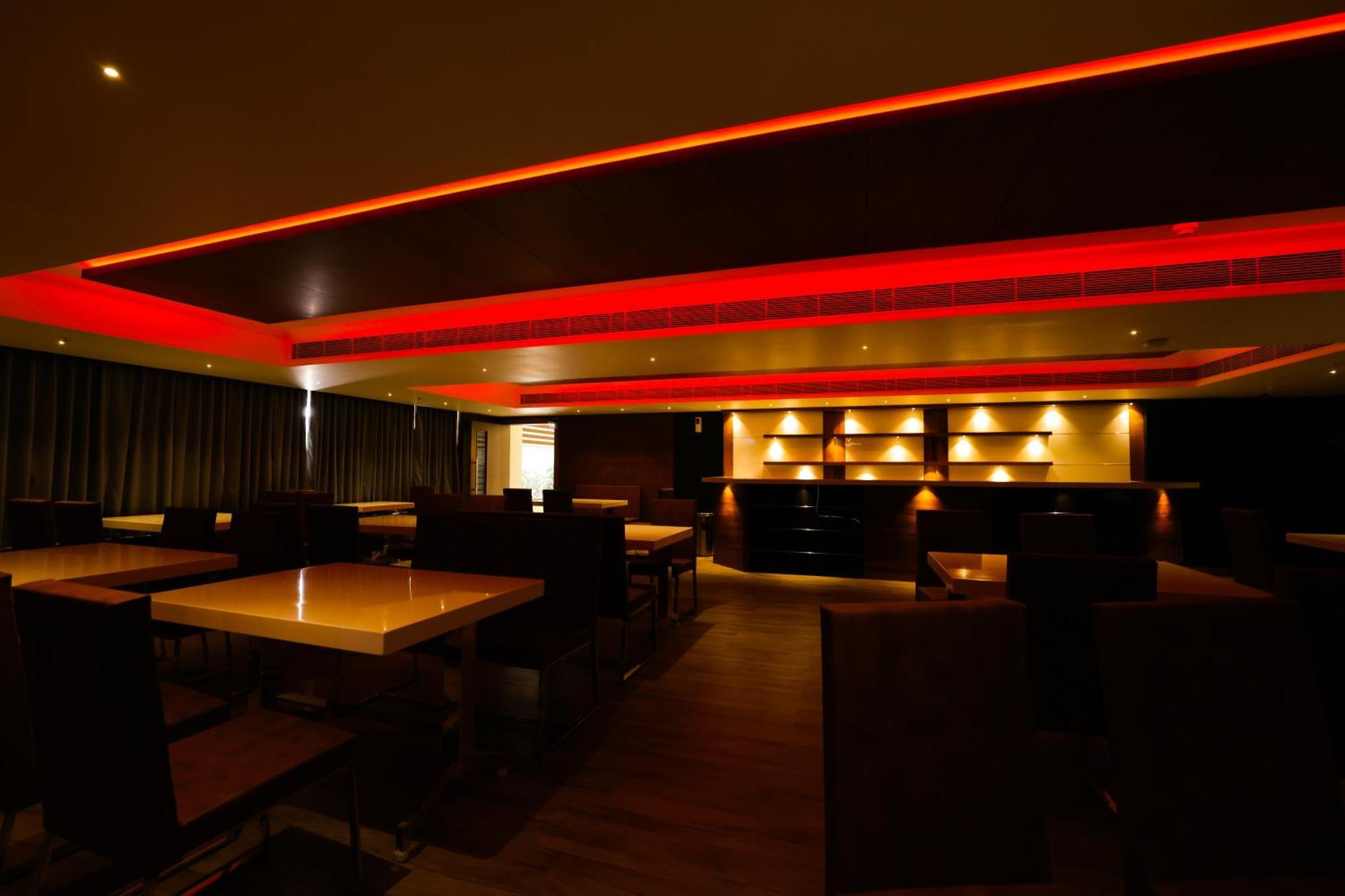 Kkm International Hotel Thiruvananthapuram ภายนอก รูปภาพ
