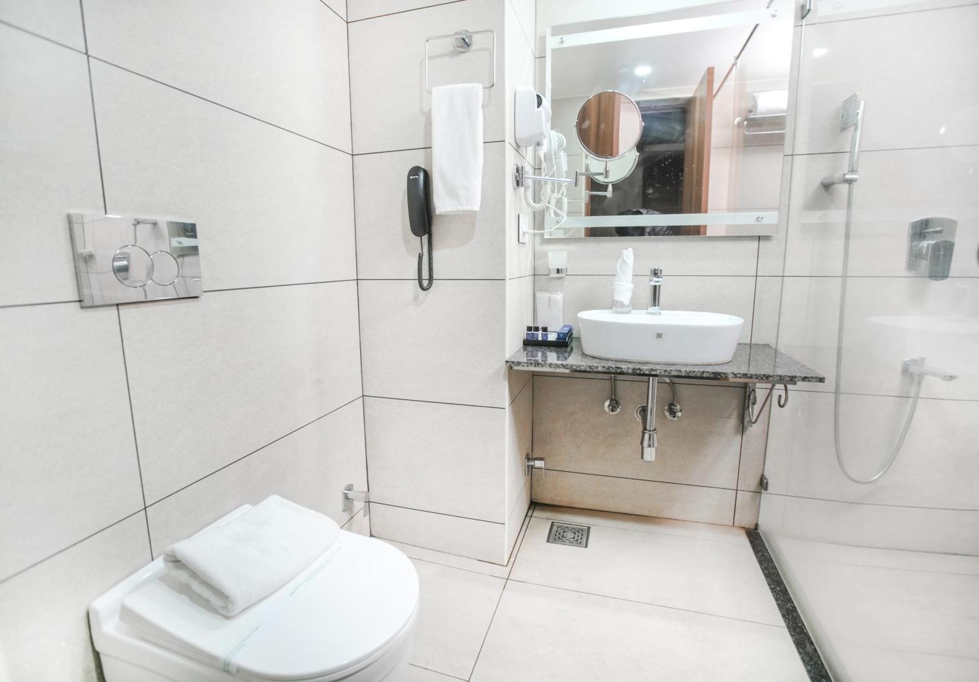 Kkm International Hotel Thiruvananthapuram ภายนอก รูปภาพ