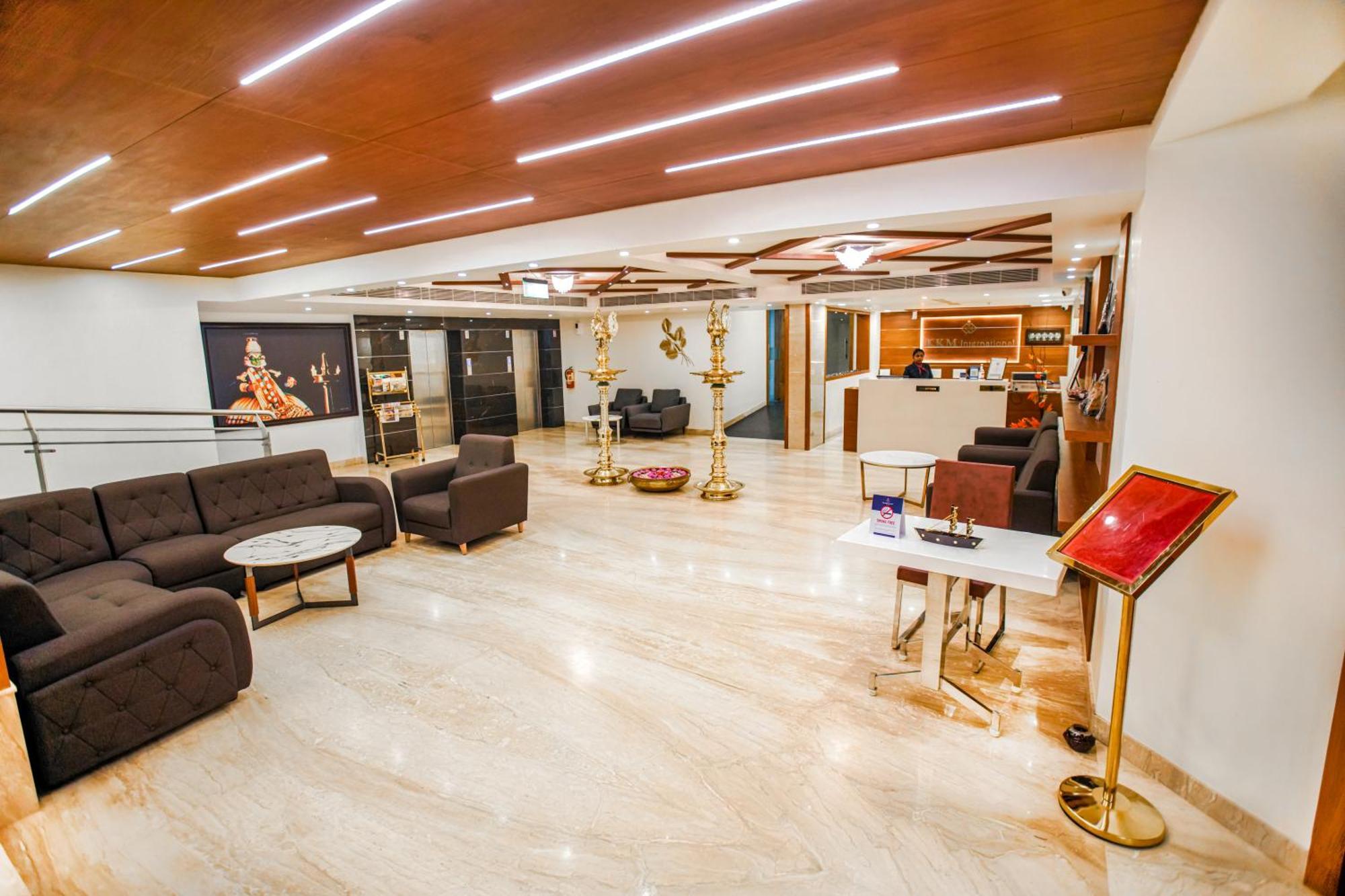 Kkm International Hotel Thiruvananthapuram ภายนอก รูปภาพ